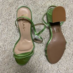Lulus Green Shinny Heels